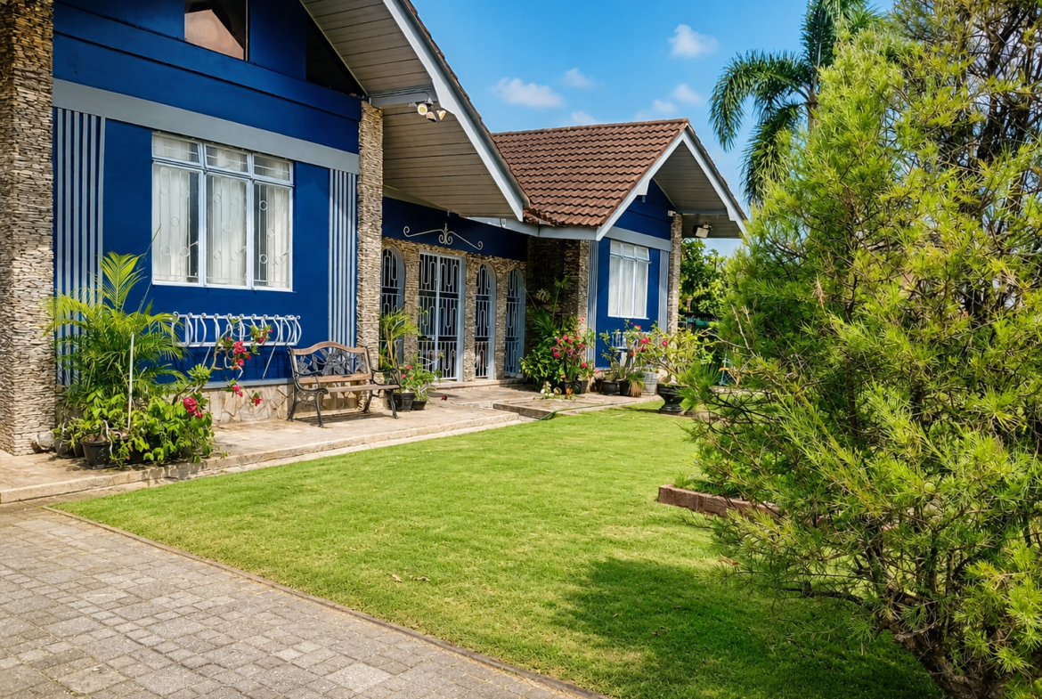 02 trincity home front yard and exterior