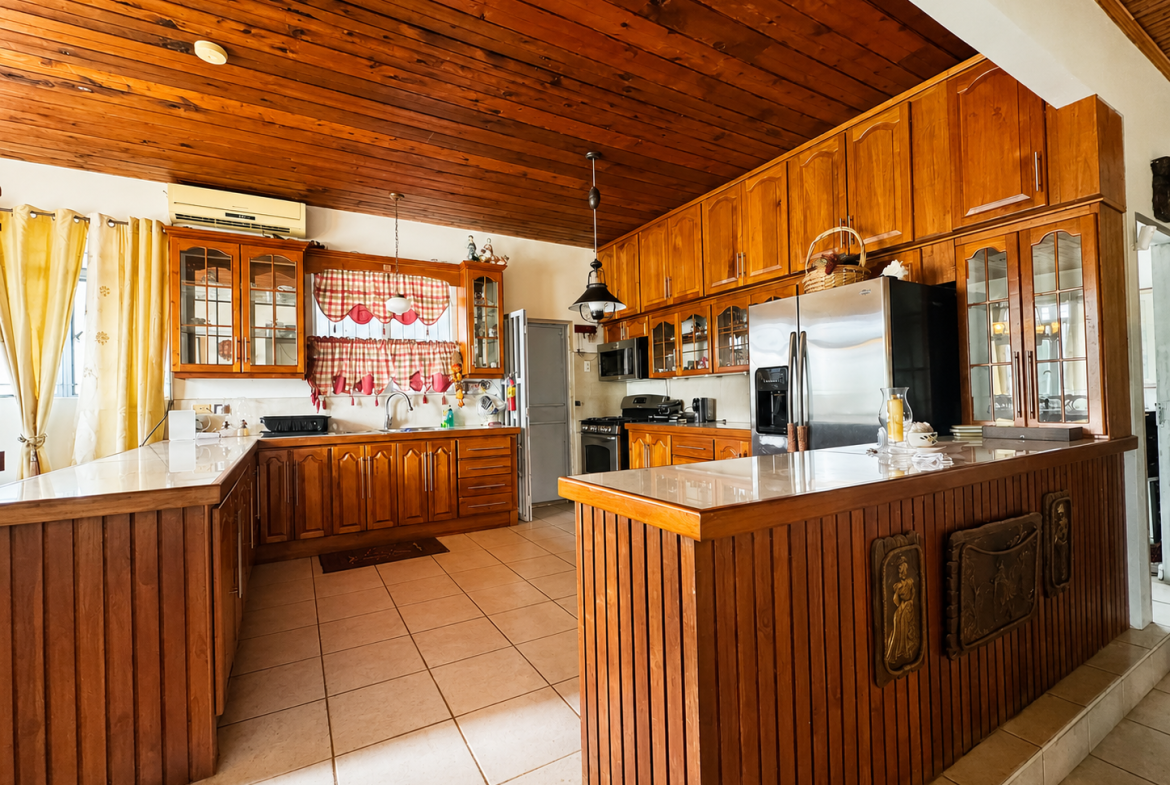 05 trincity home wood kitchen