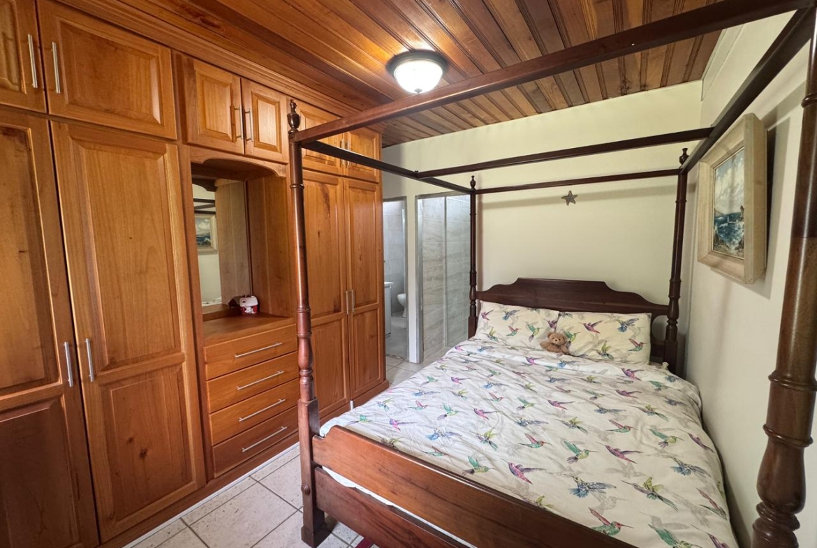 09 trincity home primary bedroom built in wardrobes
