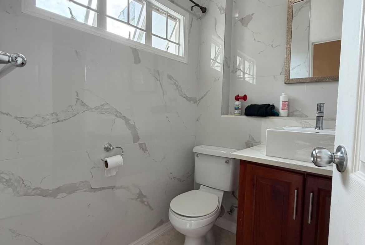 Eventide Court trincity bathroom