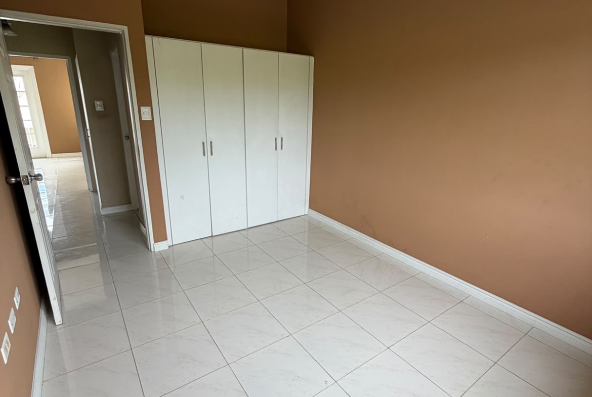 Eventide Court trincity bathroom 5