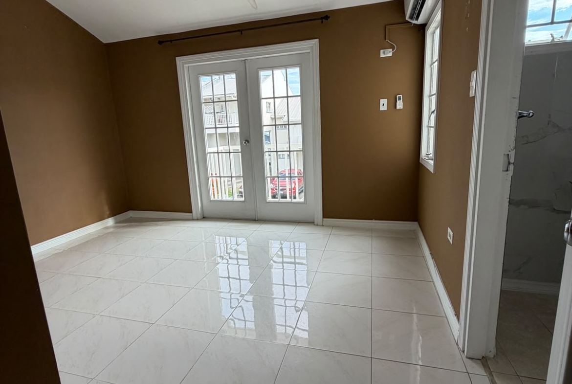 Eventide Court trincity bedroom