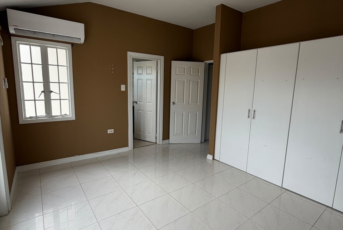 Eventide Court trincity bedroom 3