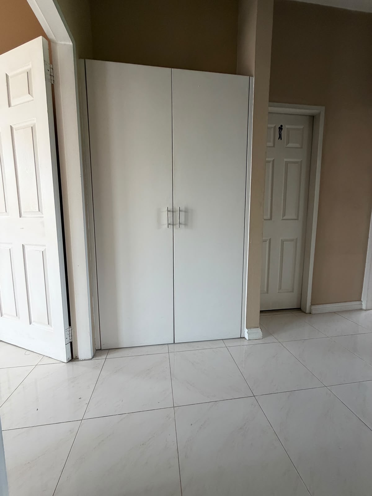 Eventide Court trincity linen closet Eventide Court trincity linen closet